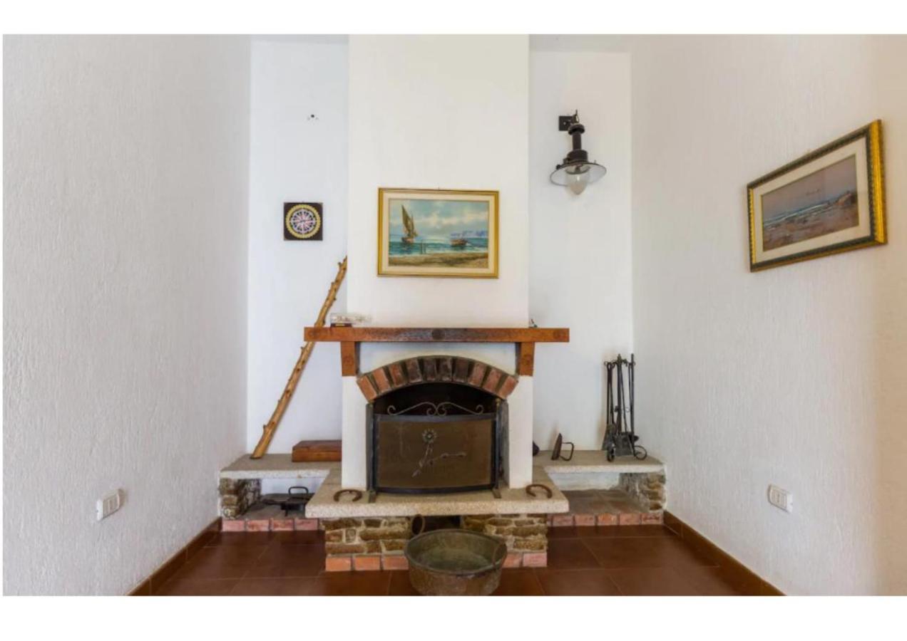 Casa Vacanze A Pochi Passi Dal Mare ラ・マッダレーナ エクステリア 写真