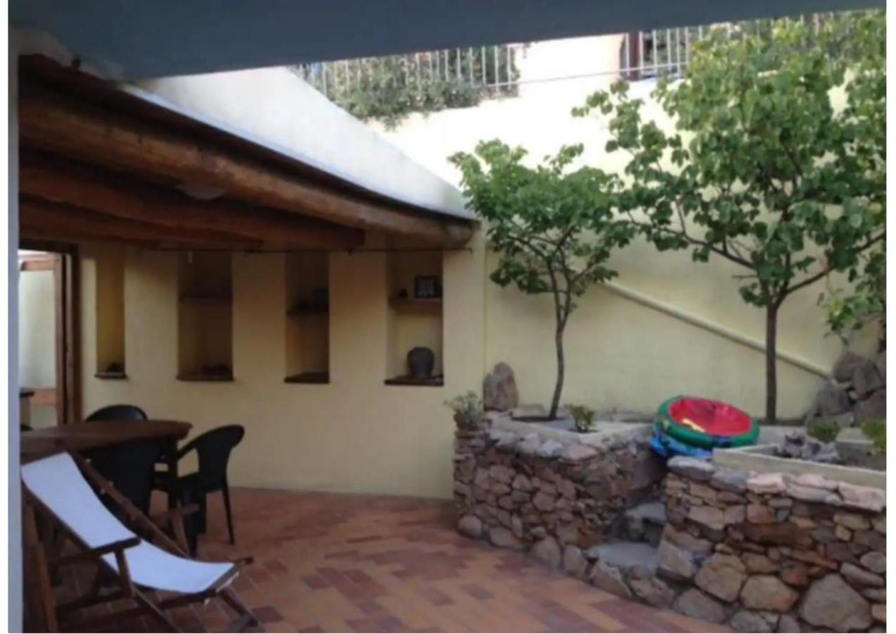 Casa Vacanze A Pochi Passi Dal Mare ラ・マッダレーナ エクステリア 写真